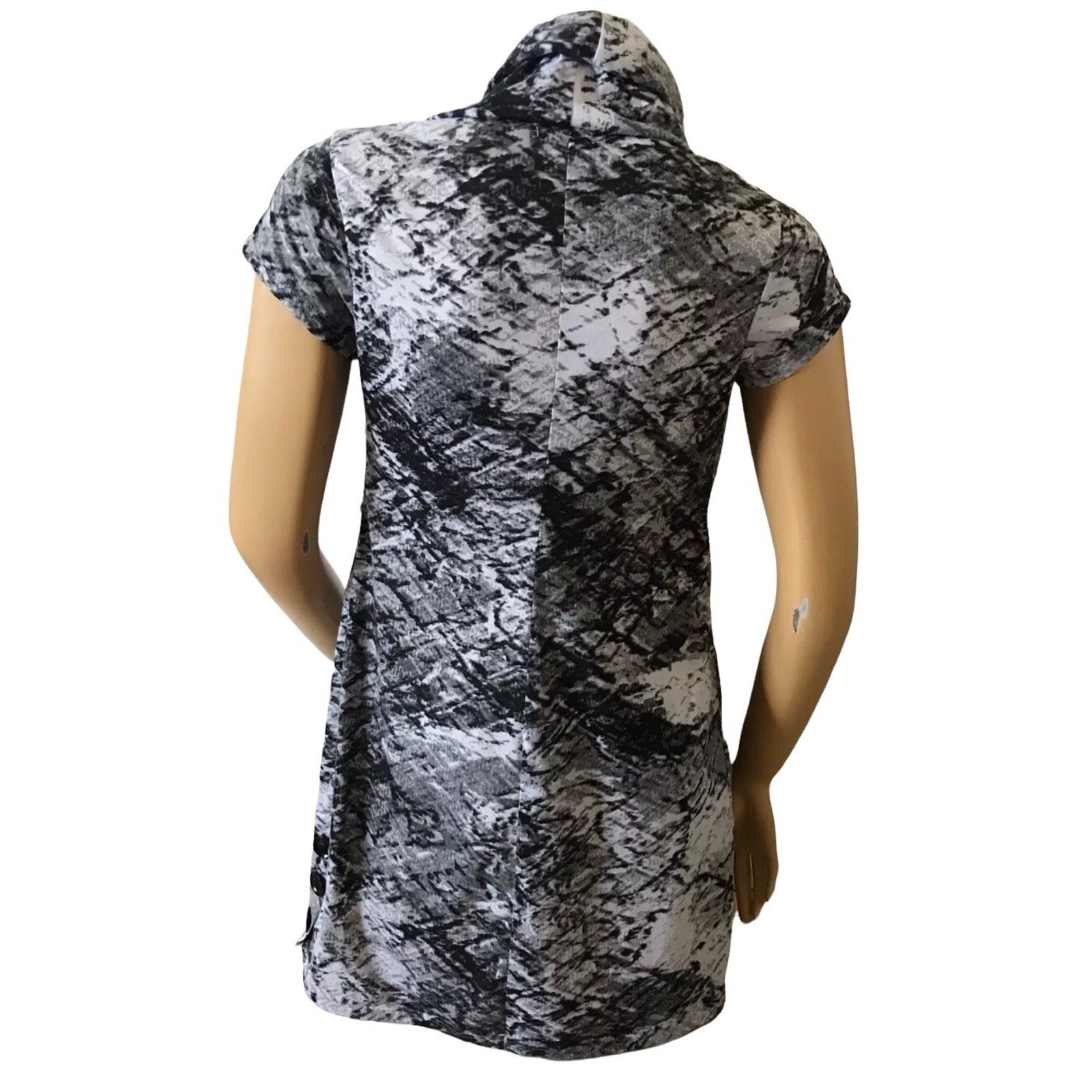 Ruby Rox Size Medium Black White Abstract Print S… - image 3