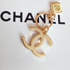 CHANEL Charm 2023 Holiday Christmas CC Logo Gold Charm Limited