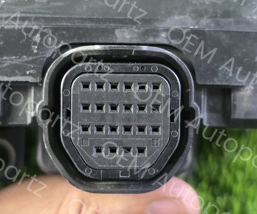 Lexus ES350 2013 Transmission computer Module 89530-33290 Oem Used - Picture 10 of 15