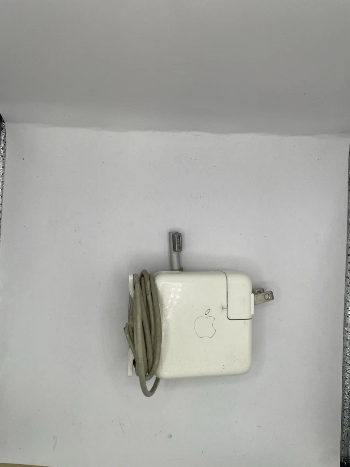 Apple MacBook Air 11” (Late 2010) 1.4GHz Intel Core 2 Duo2GB RAM64GB SSD macOS - Image 4 of 4