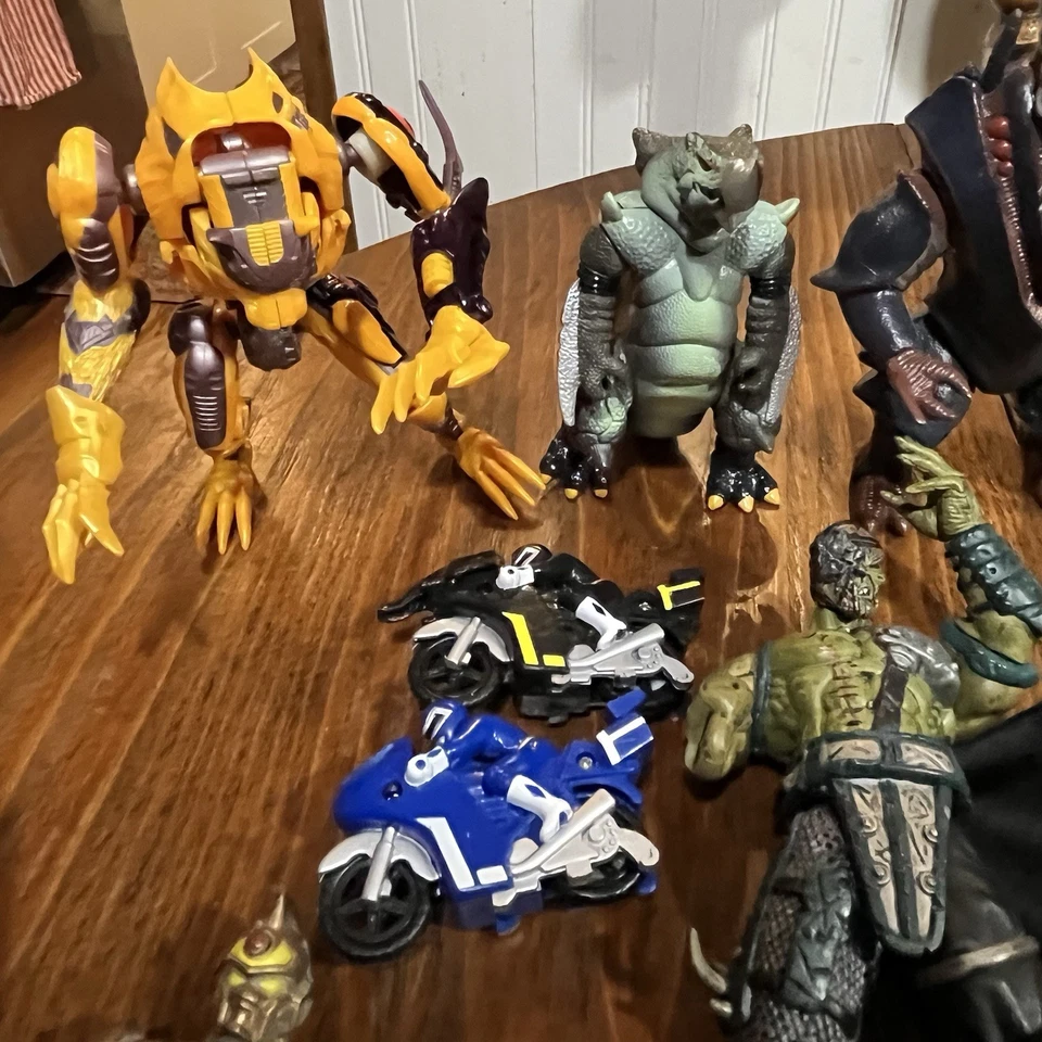 Lote de bonecos de ação vintage MMPR Playmate Transformer Bandai GI Joe Kenner Mattel - Imagem 2 de 4