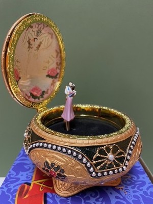 San Francisco Music Box Company Anastasia Alexandra and Nicholas