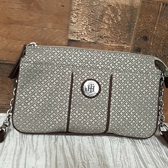 Tommy Hilfiger crossbody bag eBay