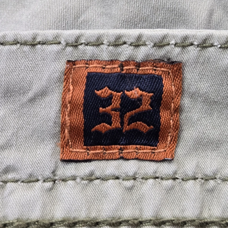 Pantalones Cortos Rock Revival Hombre 32 Beige Bolsillos Carga Bordados Tiro Bajo 12 pulgadas Entrepierna Foto 4 de 4