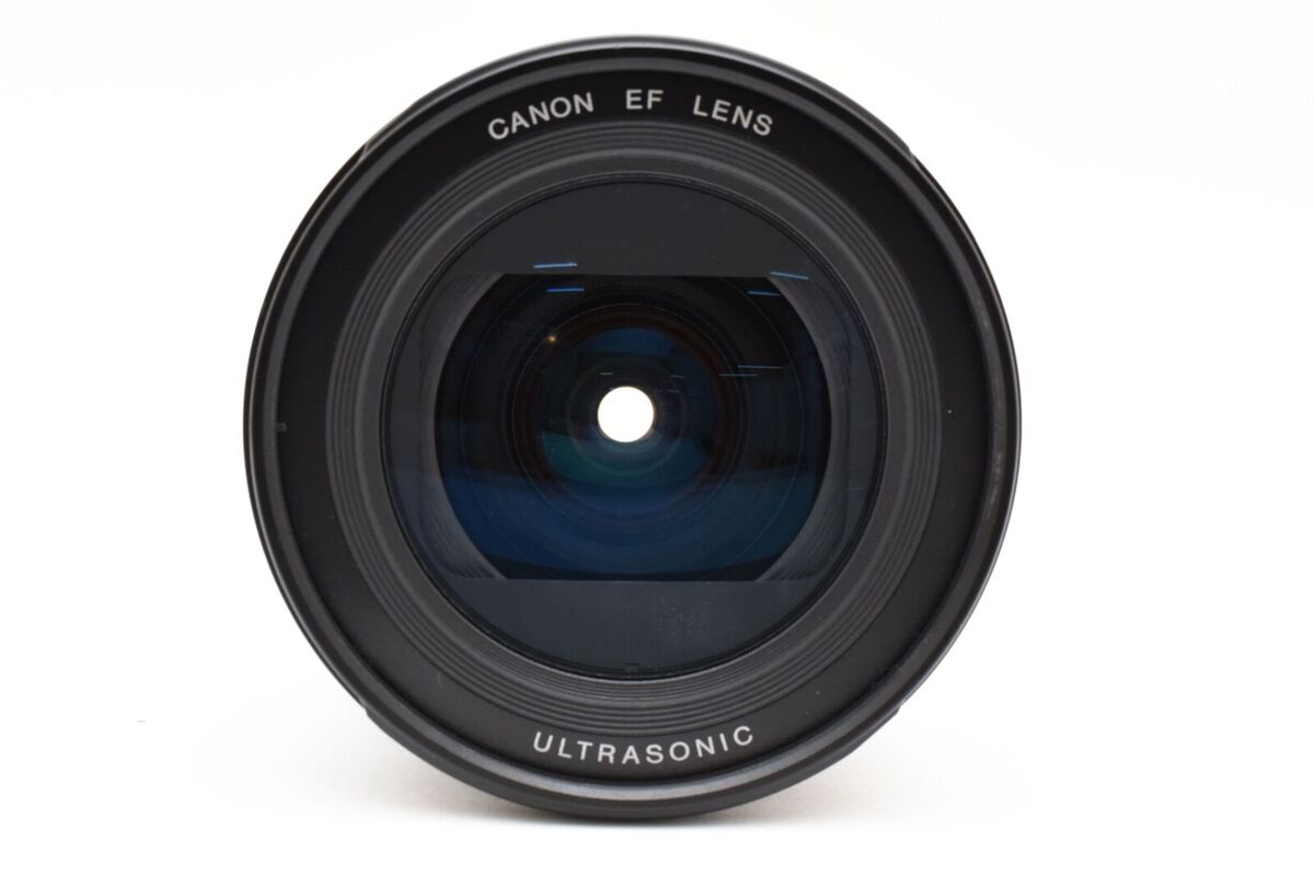 Canon EF 20-35mm f/3.5-4.5 USM Wide Angle Zoom Lens Canon EF 20-35mm f/3.5-4.5 USM Wide Angle Zoom Lens