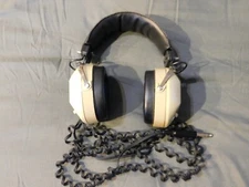 KOSS / REALISTIC PRO HEADPHONE SET WITH INDIVIDUAL LEFT & RIGHT EAR VOLUMN CONT.