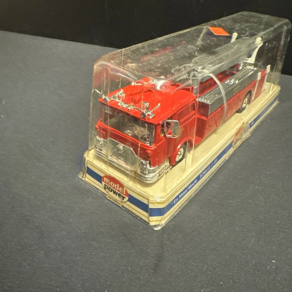 Model Power - Pumper Fire Truck - #8968-1 1/48 Scale Red American La France - Image 2 of 4