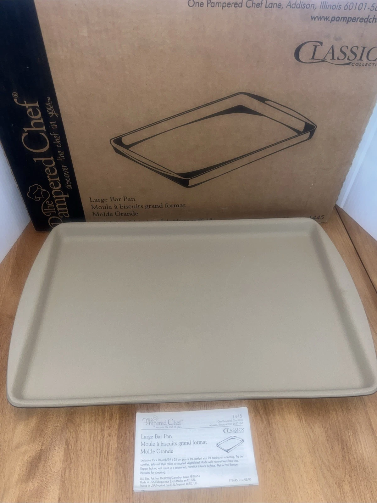 Pampered Chef Classics Collection 1445 Large Bar Pan 11x17 Stoneware Open Box