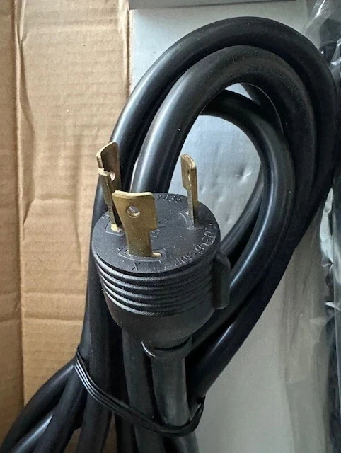 Tripp Lite PDU1230, 30A, 20 Outlets (16 C13 & 4 C19), 200/208/240V - Image 2 of 4