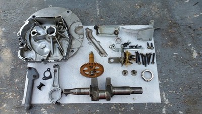 Briggs Quantum 126T02 7/8 Crankshaft connecting rod sump camshaft governor bolts