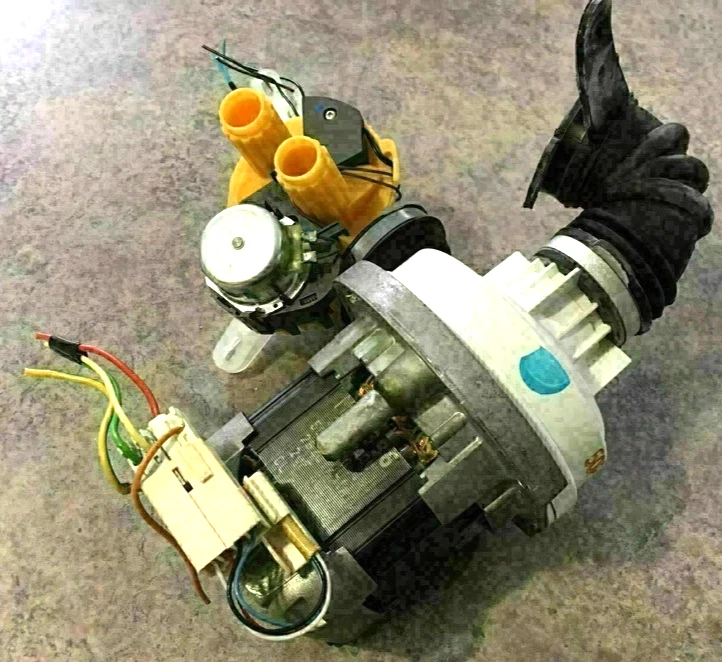 Lavavajillas De Dietrich - Bomba de lavado de circulación Motor Caja A-3 Foto 2 de 4