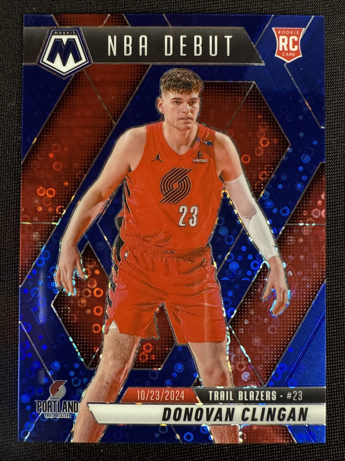Donovan Clingan Rookie Card RC 2024 Panini Mosaic NBA Debut Blue Disco /85 #261