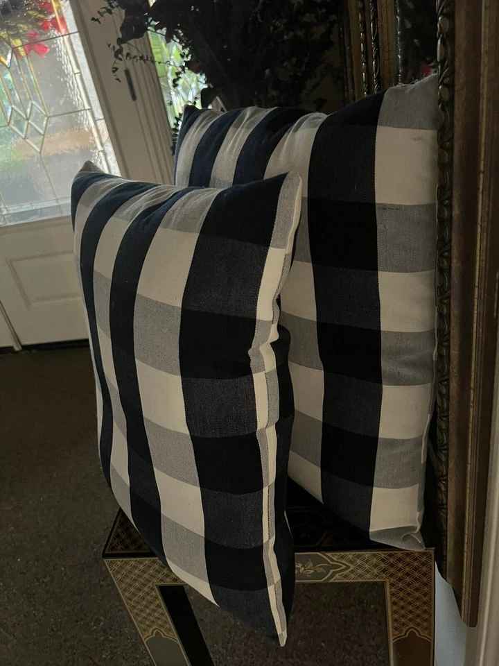 Juego de 2 almohadas a cuadros azul gris blanco 22x22" ~ cremallera hobby lobby Foto 3 de 4