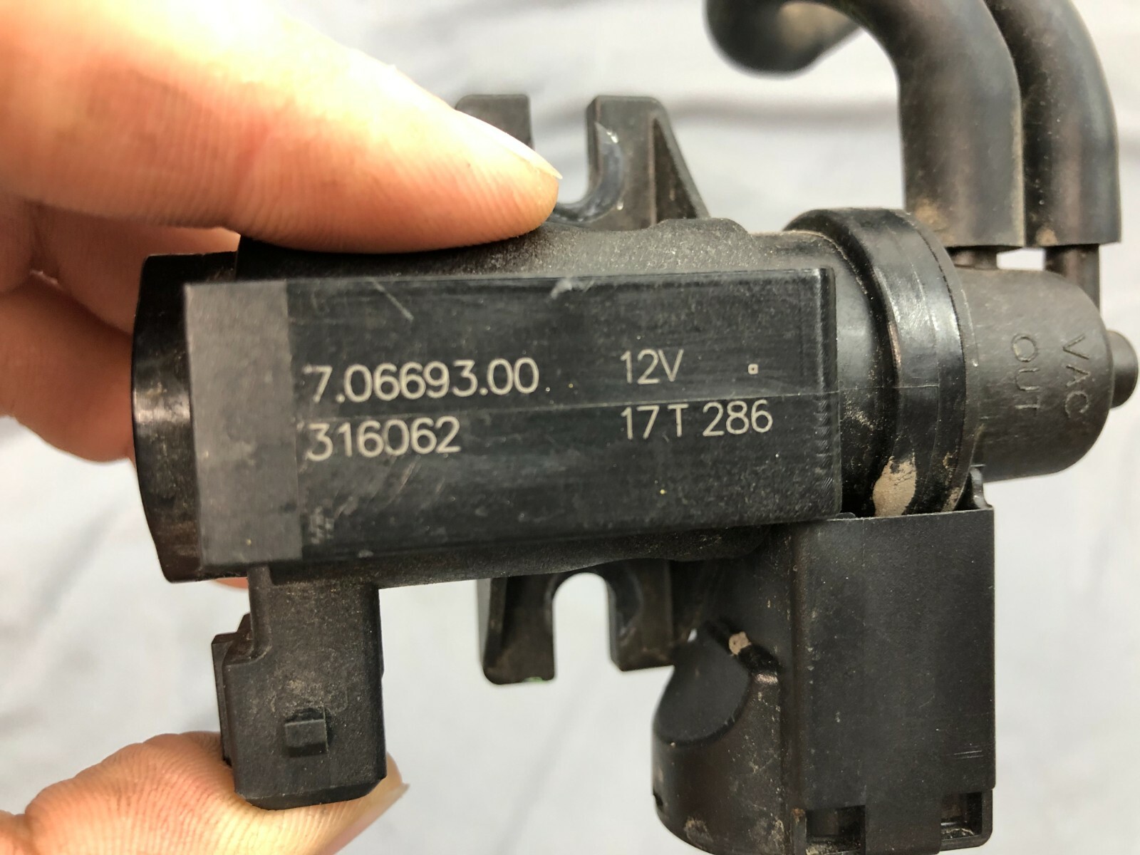 FERRARI 488 GTB TURBOCHARGING SYSTEM RIGID PIPE SOLENOID VALVE OEM 319332 316062