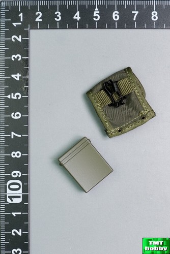 1:6 Scale DAM 78080 US Marine Gunnery Sergeant Crews - Medical Case w/ Pouch - Picture 2 of 2