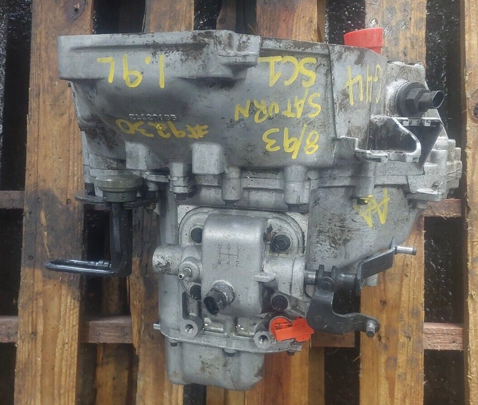1993 1994 Saturn SL1 SC1 SOHC 5 Speed Manual Transmission Transaxle Foto 3 de 4