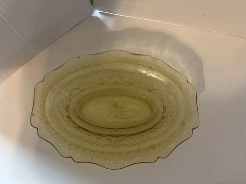 VTG FEDERAL YELLOW AMBER DEPRESSION GLASS MADRID  SERVING DISH BOWL