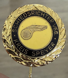 Ehrennadel von der Schiedsrichtervereinigung Kreis Speyer emailliert