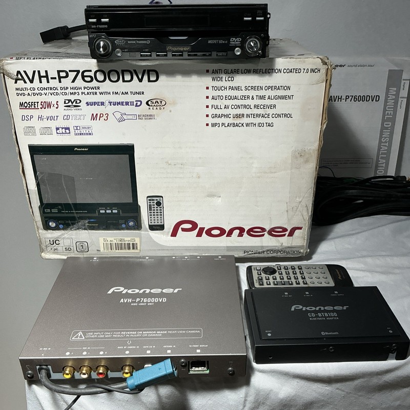 Pioneer AVH-P7600DVD In-Dash Touchscreen DVD Player Bluetooth 7" 1 DIN