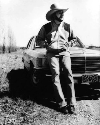 Hank Williams Jr Smiling By Car 4x6 Picture Celebrity Print