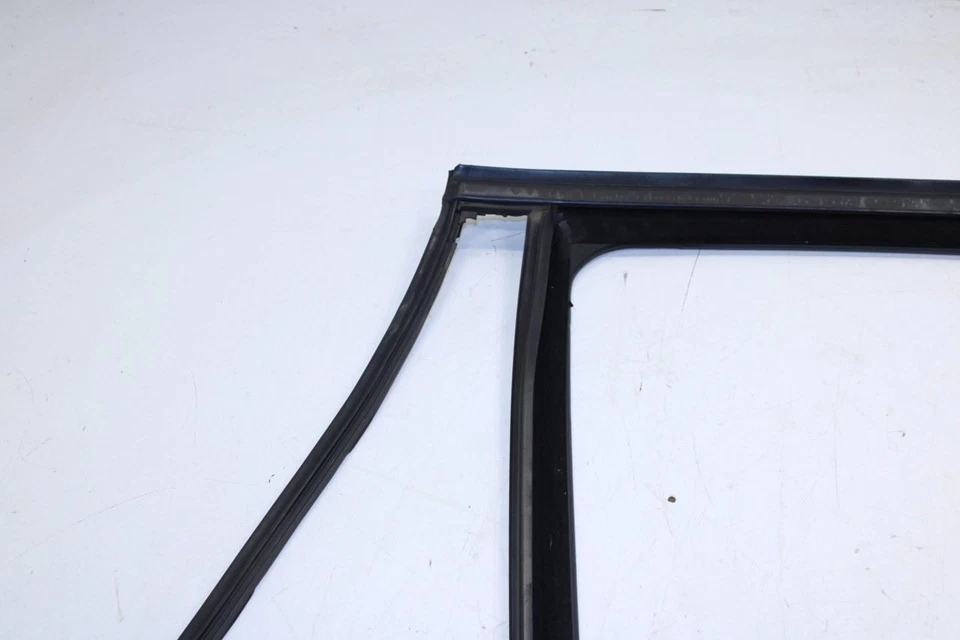 Canal de funcionamiento de ventana de puerta trasera izquierda Mercedes-Benz ML350 12-15 con correa resistente al clima Foto 4 de 4