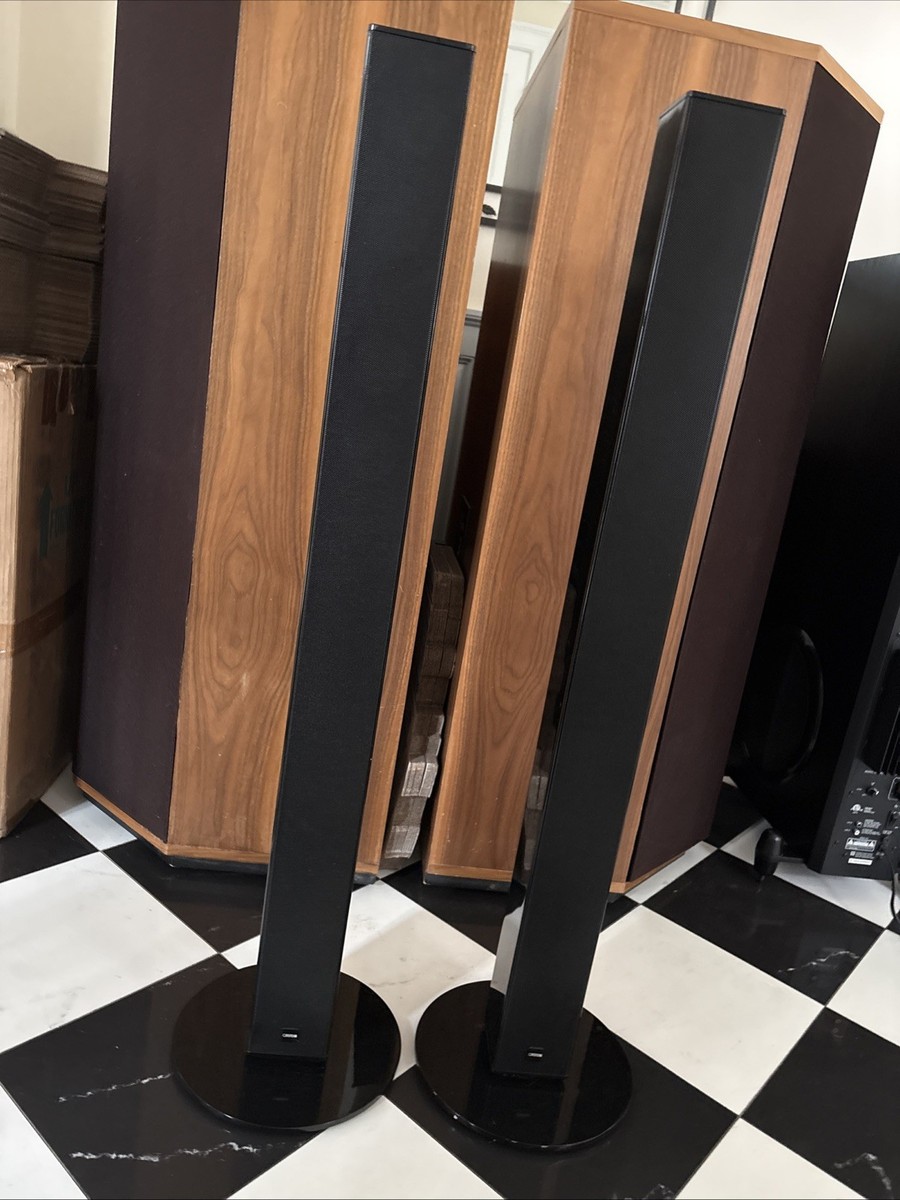 Canton CD 1090 (2) Speakers perfect working condition 41”H x 4”L x