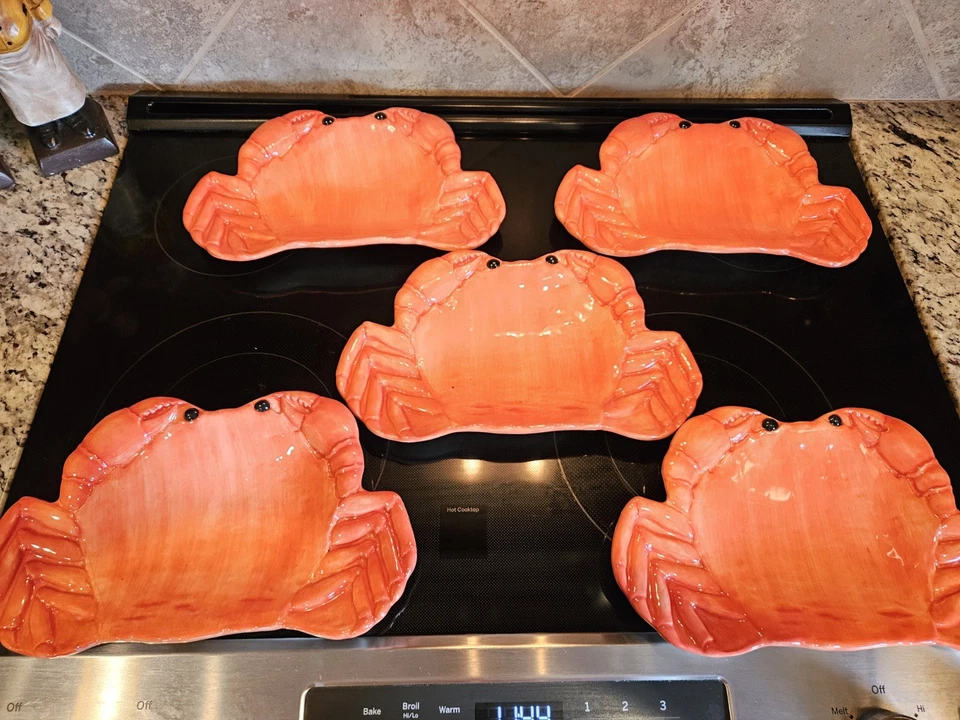 Juego de 5 platos de cerámica de cangrejo rojo Boston Warehouse Foto 2 de 4