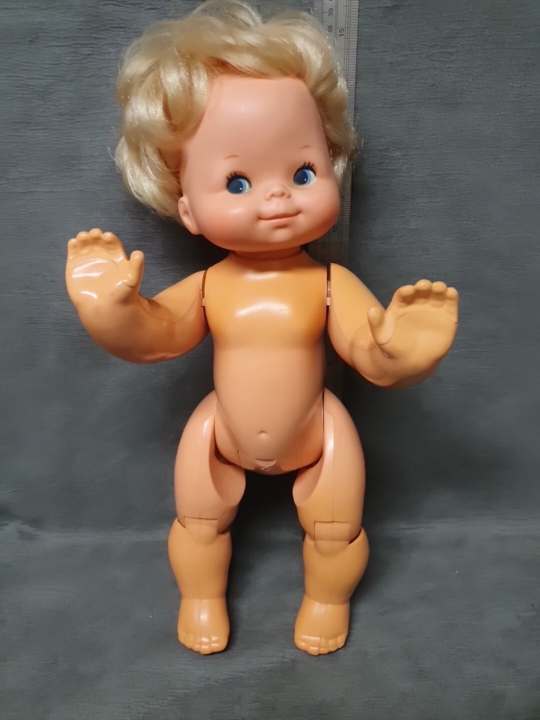 1974 BABY THAT A WAY CRAWLING DOLL MATTEL
