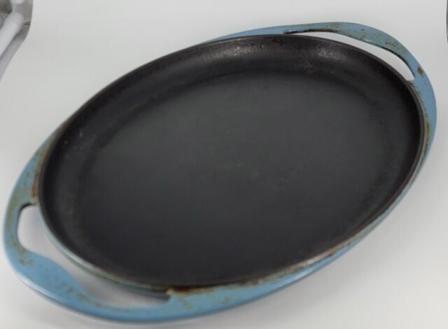 Le Creuset Enamel Cast Iron Oval Skinny Griddle Sizzle Platter Blue Le Creuset Enamel Cast Iron Oval Skinny Griddle Sizzle Platter Blue