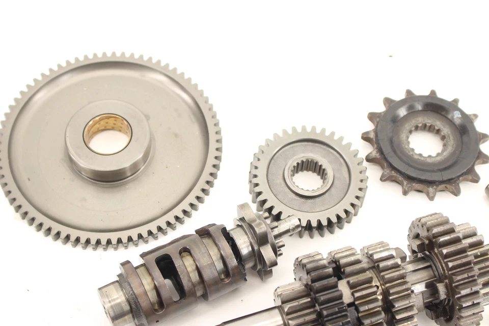 Трансмиссия трансмиссия двигателя Suzuki Sv650 2005 года выпуска - Изображение 2 из 4