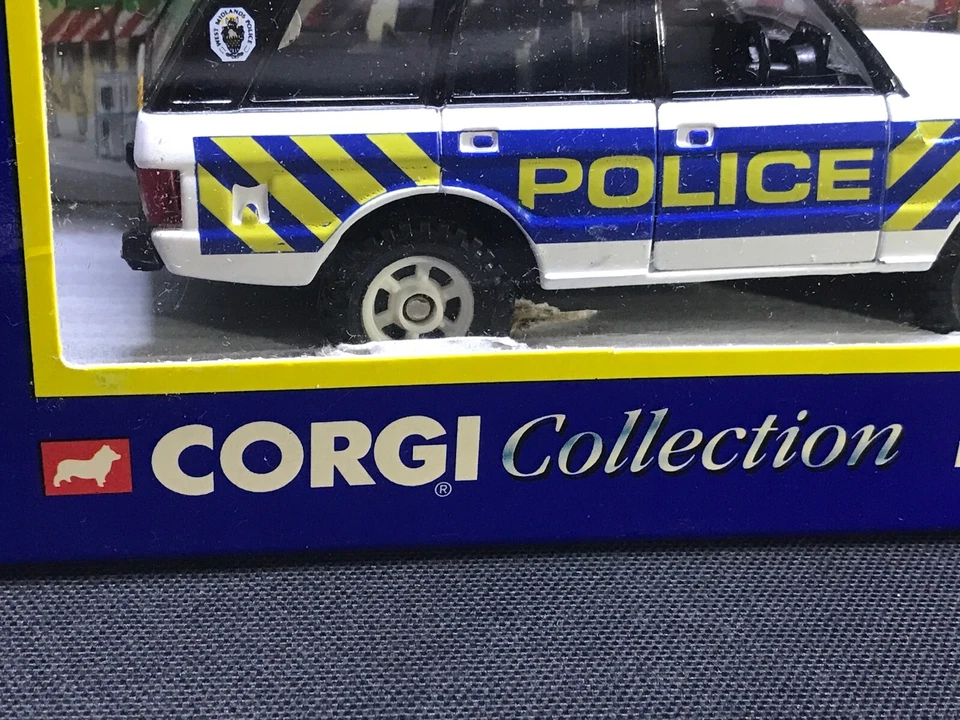 Corgi Collection Police Range Rover Diecast Collectable - Image 4 of 4