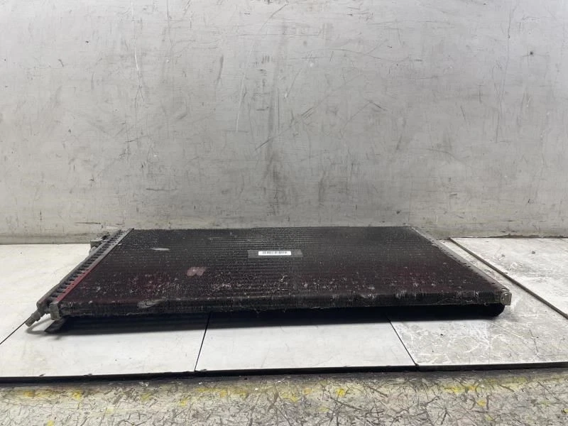 Ford Mustang 2002 condensador de aire acondicionado de 6 cilindros OEM+ Foto 3 de 4