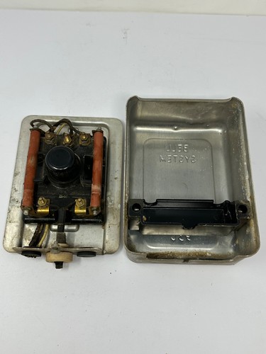 Vintage alte Klingelanlage Western Elektro Telefon Sicherung Teilkasten 93C Teile USA
