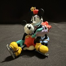 Hallmark Disney Mickey and Minnie Mouse Ice Skating Ornament 1997