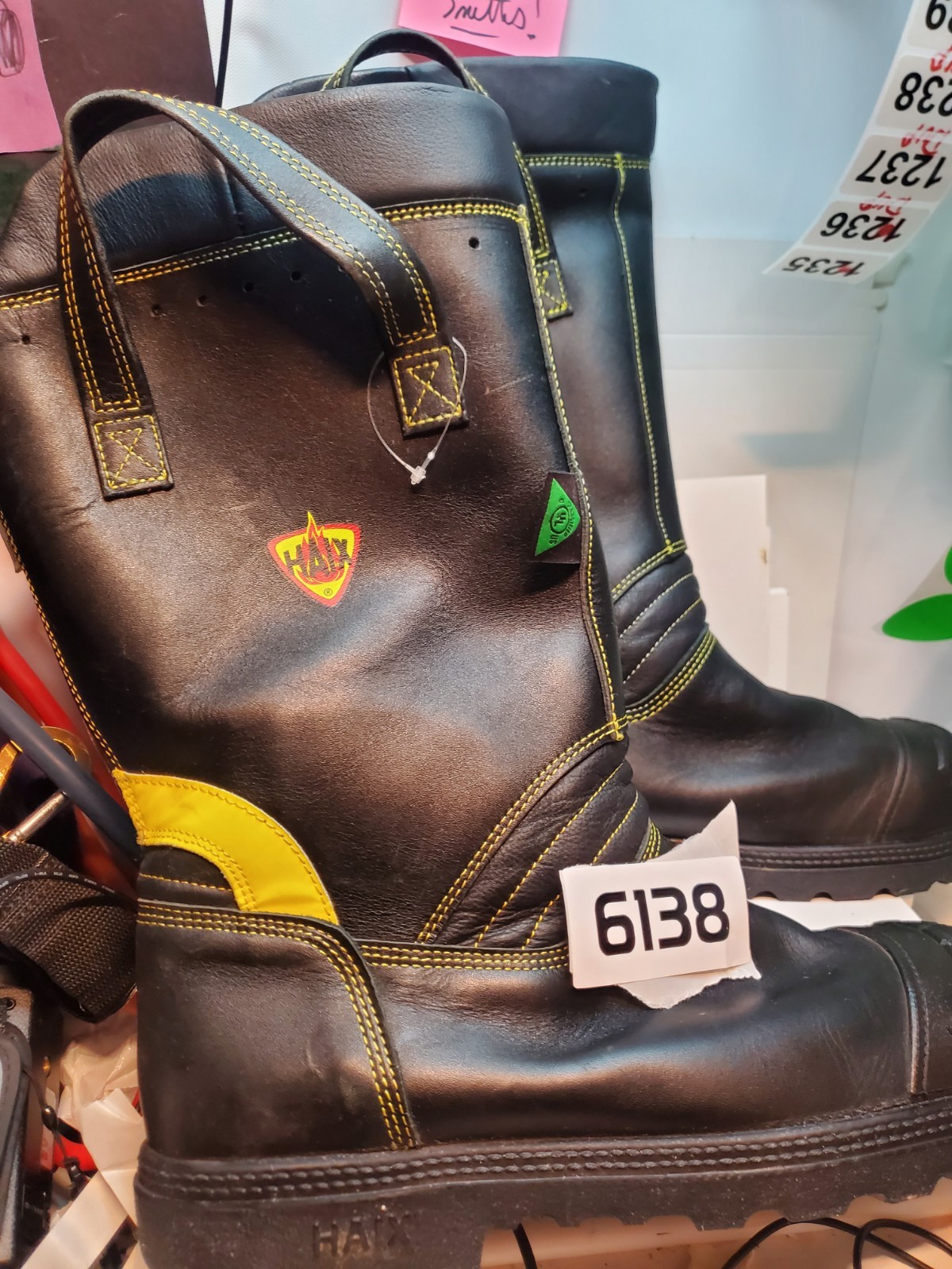 Haix 501605 Fire Hunter Xtreme Boots - Size 12 M - Almost Mint