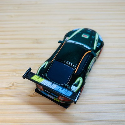 Disney Pixar Cars - Nigel Gearsley Neon Racers WGP Racer Diecast