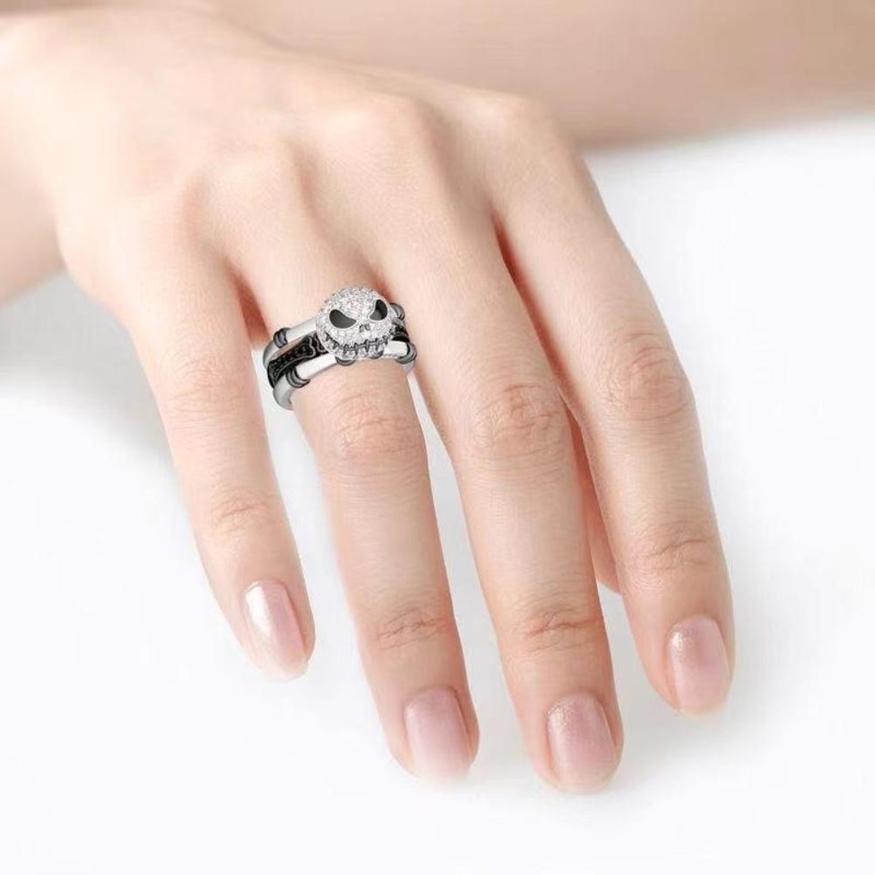 Black White Two Color Skeleton Ring Luxury Smile Ring Alloy Fashionable