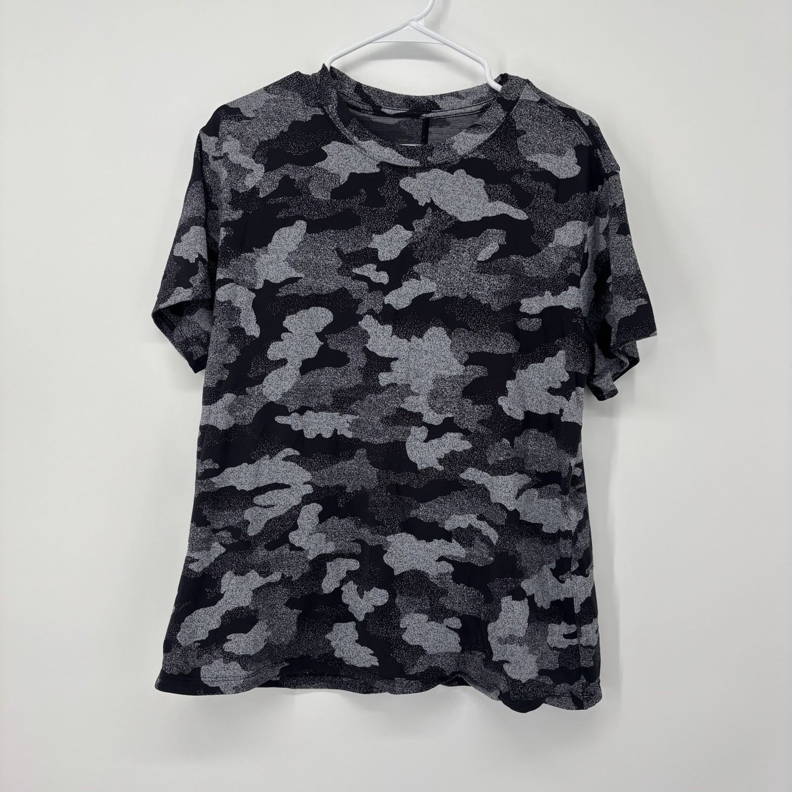 Lululemon Women’s All Yours Short Sleeve Grey Black Camo T-Shirt Size 8/10