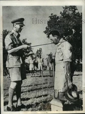 1944 Press Photo Oliver Leese accorded the Accolade of Knighthood in Italy