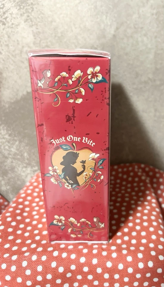 Perfume de manzana venenosa Blancanieves 3,4 oz sellado - Coleccionista Disney + Aceite labial extra Foto 2 de 4