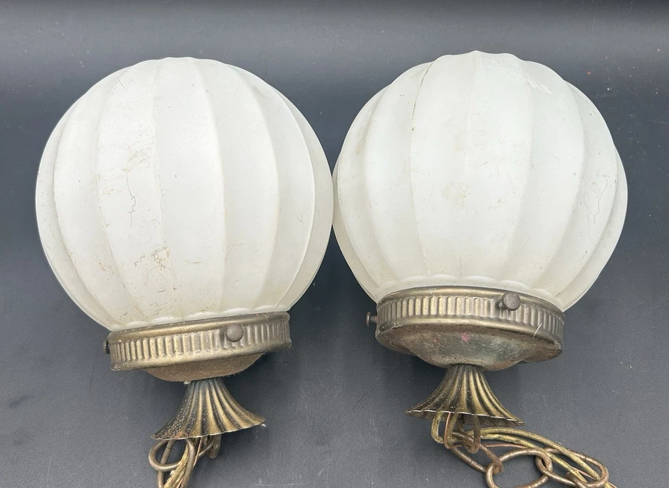 (2) 60s/70s WHITE RIBBED MILK GLASS GLOBE CHANDELIER Hollywood Regency swag lamp - Image 4 of 4