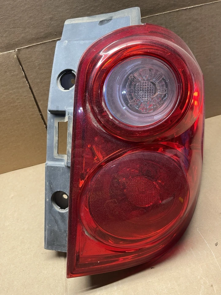 Оригинальный красный задний фонарь для правой стороны Chevrolet Equinox 10–15 годов выпуска No S55 - Изображение 3 из 4