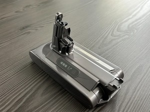 Dyson Akku SV12 Original; voll funktionsfähig; kaum benutzt.