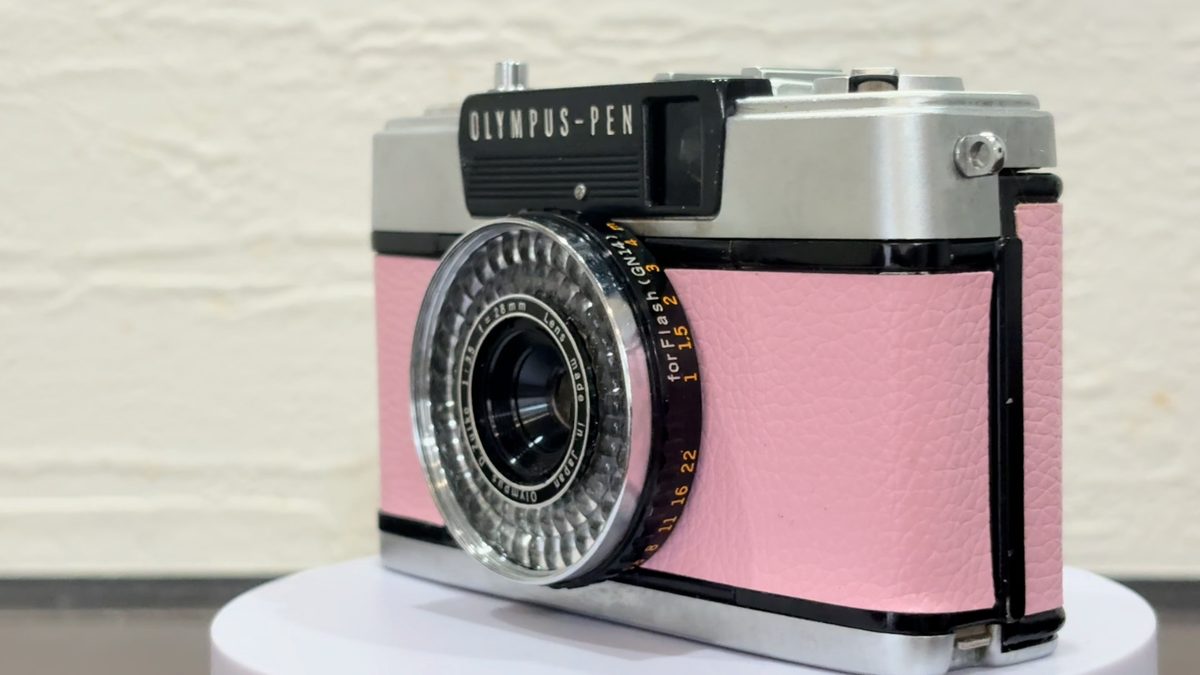 ▶️ MINT OLYMPUS PEN EE-3 PINK 35mm Half Film Camera Japan
