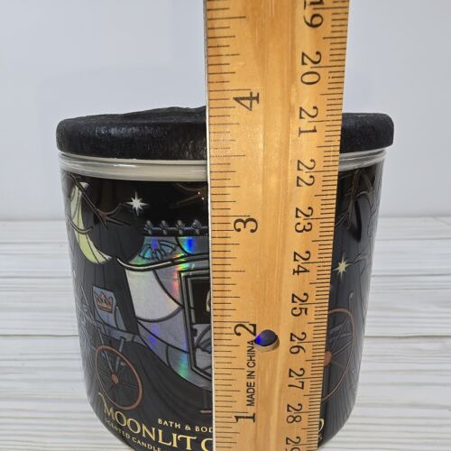 NEU Bath & Body Works MOONLIT GRAVEYARD 3-Docht limitierte Auflage Kerze GHOST Deckel oben - Bild 7 von 9