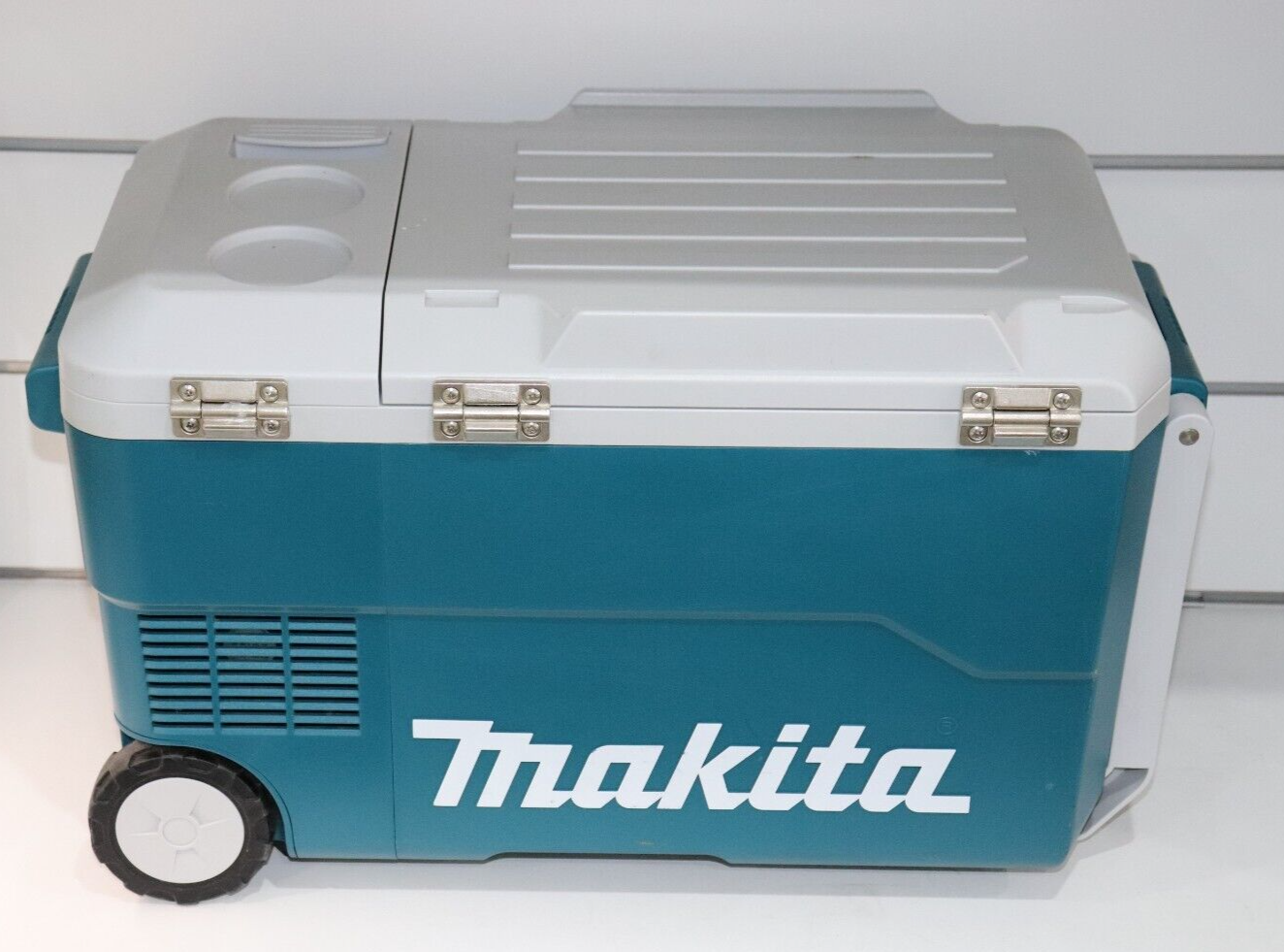Makita Portable Cordless Cooler & Warmer Outdoor Fridge, Esky DCW180