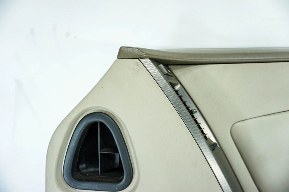 04-09 Cadillac XLR OEM Panel de moldura de puerta lateral derecha del pasajero 10442252 5084 Foto 3 de 4