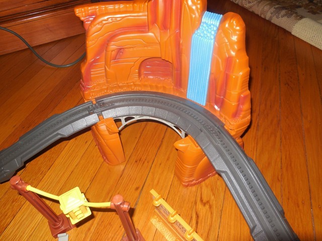 Disney Pixar Cars GeoTrax Radiator Springs Mega Set RC Turbo Great Toy for sale online | eBay