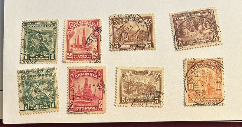 Columbia Stamp Collection of 8 Stamps. 1932-1935 Used Never Hinged. 