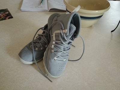 Under Armour SC 3 Zero II Sneakers Shoes 2Y Kids GS Steph Curry Basketball GUC